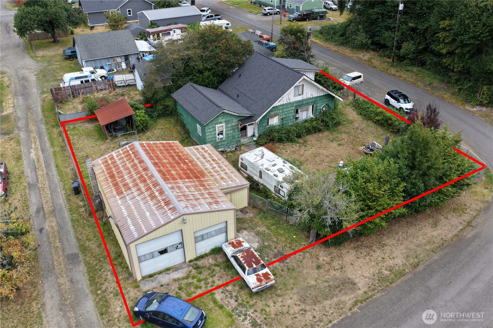 1010 Godfrey Street Property Photo 3