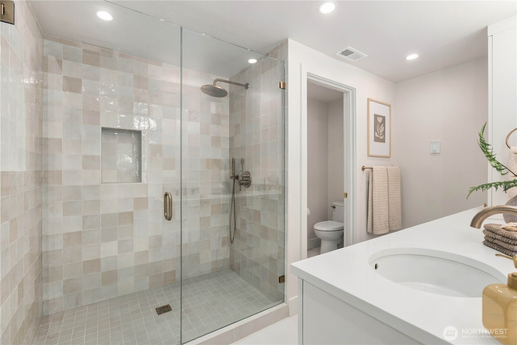 12009 Palatine Avenue Property Photo 23