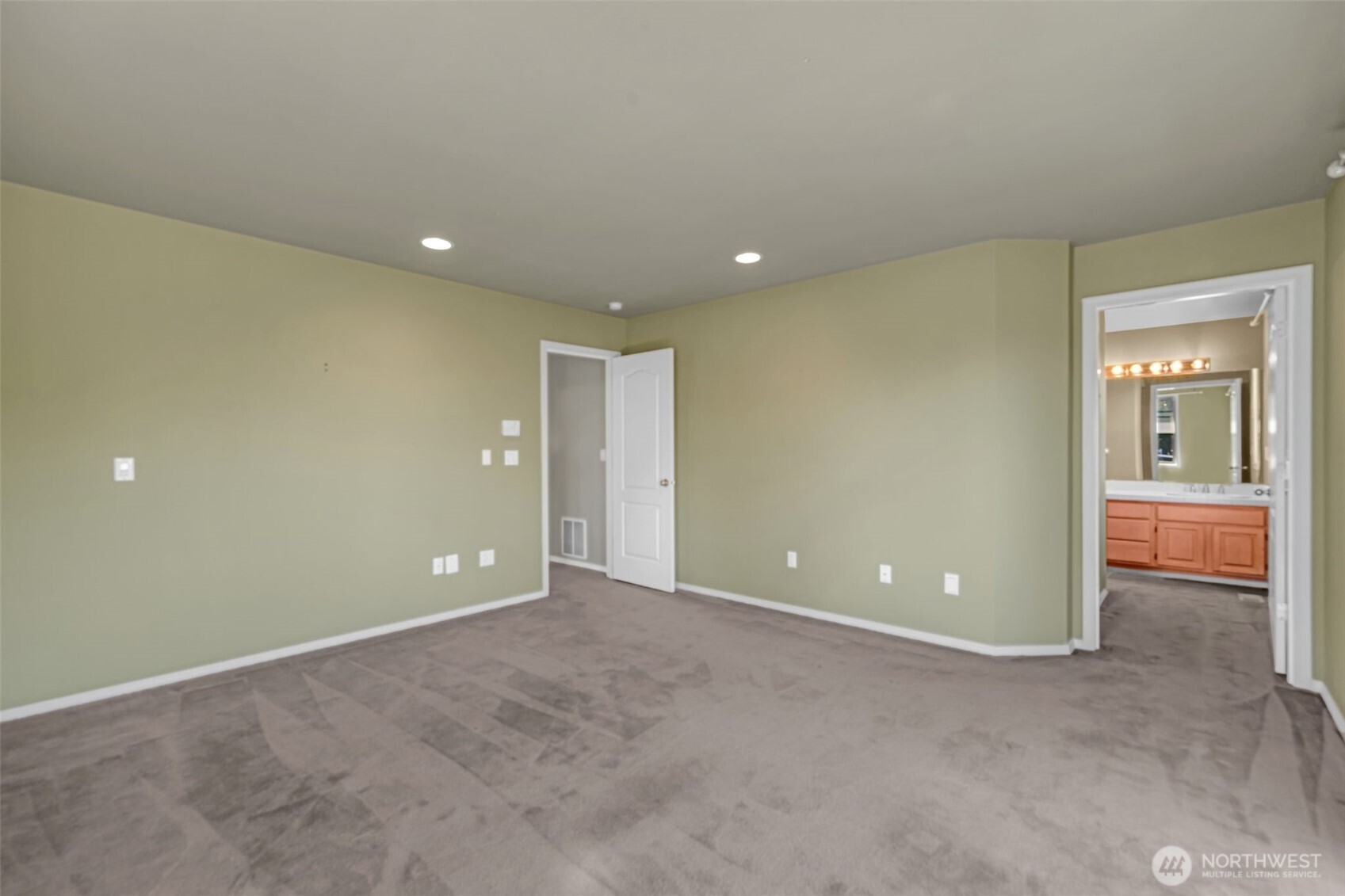 17336 Military Road Property Photo 15