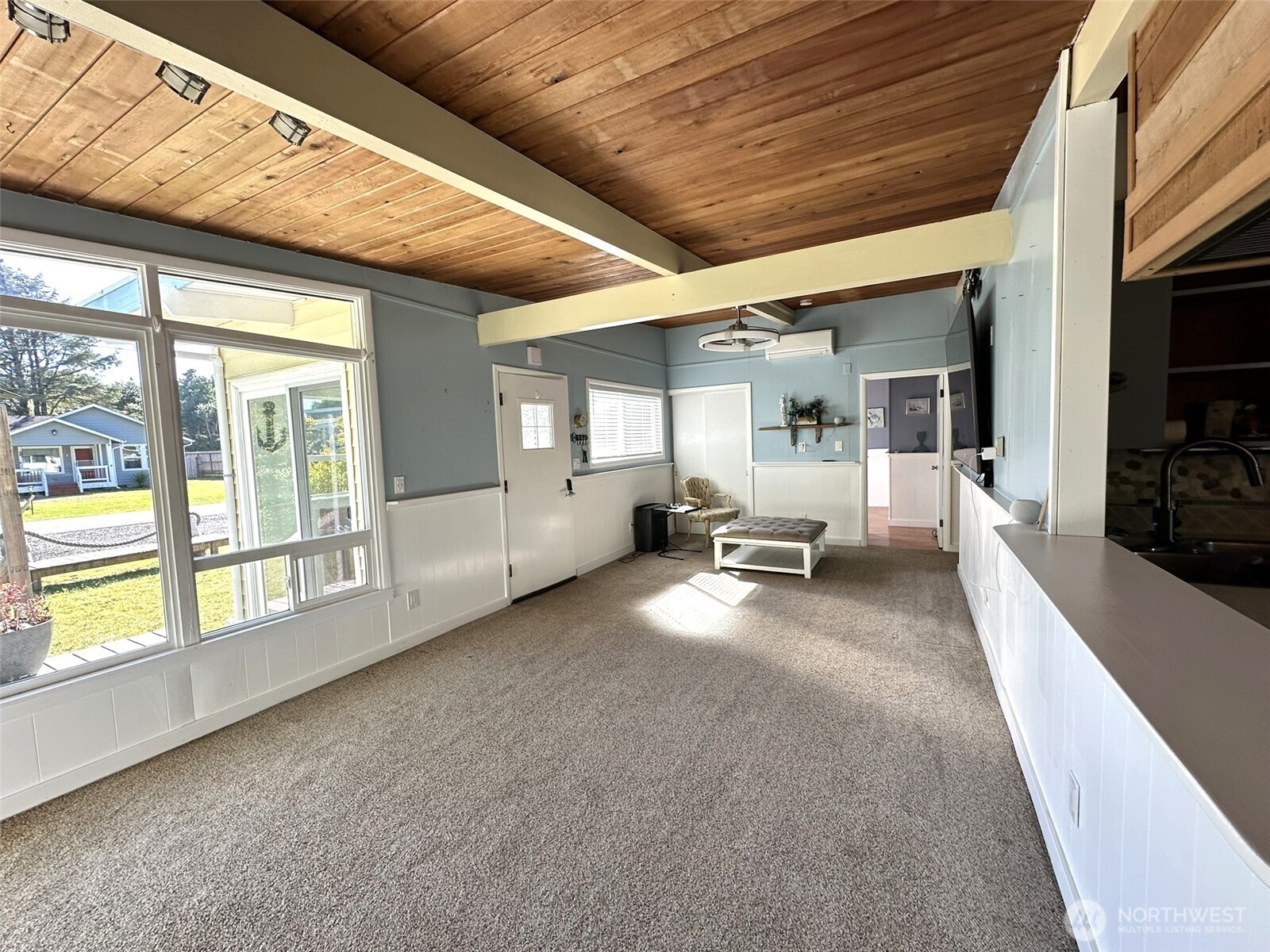 564 Ensign Avenue Property Photo 7