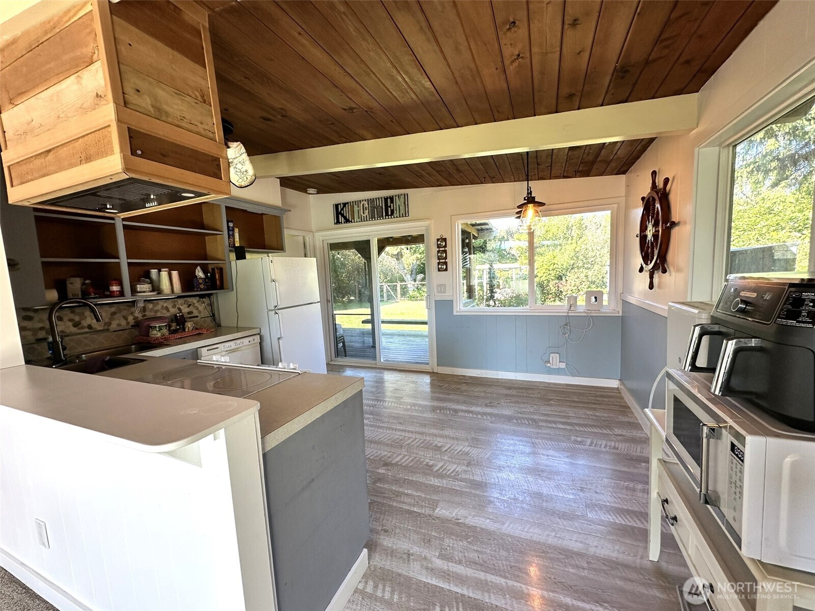 564 Ensign Avenue Property Photo 10