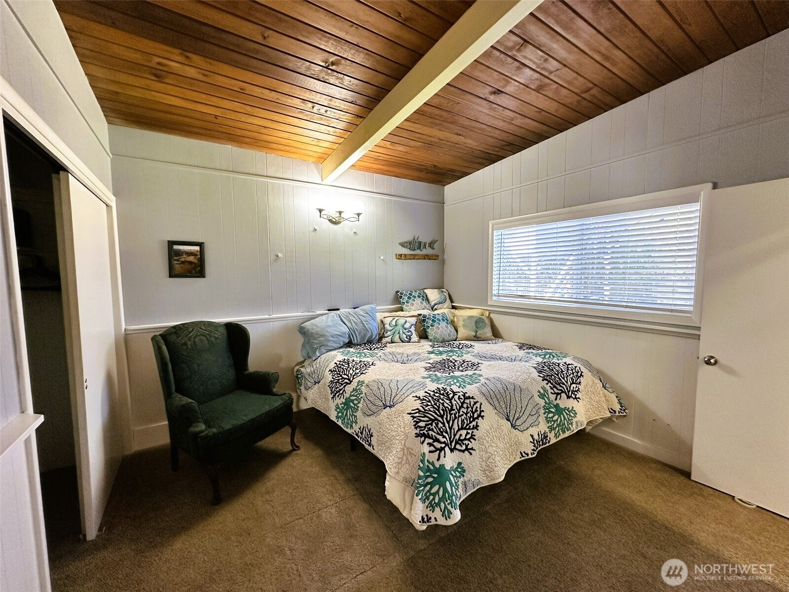 564 Ensign Avenue Property Photo 13
