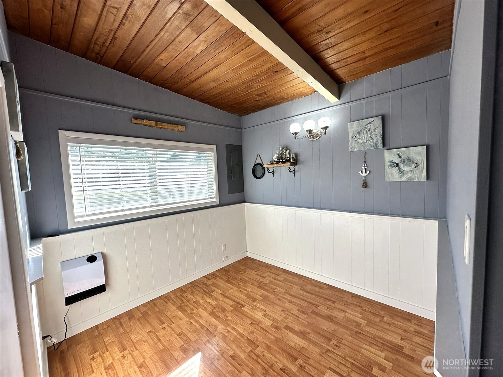 564 Ensign Avenue Property Photo 16