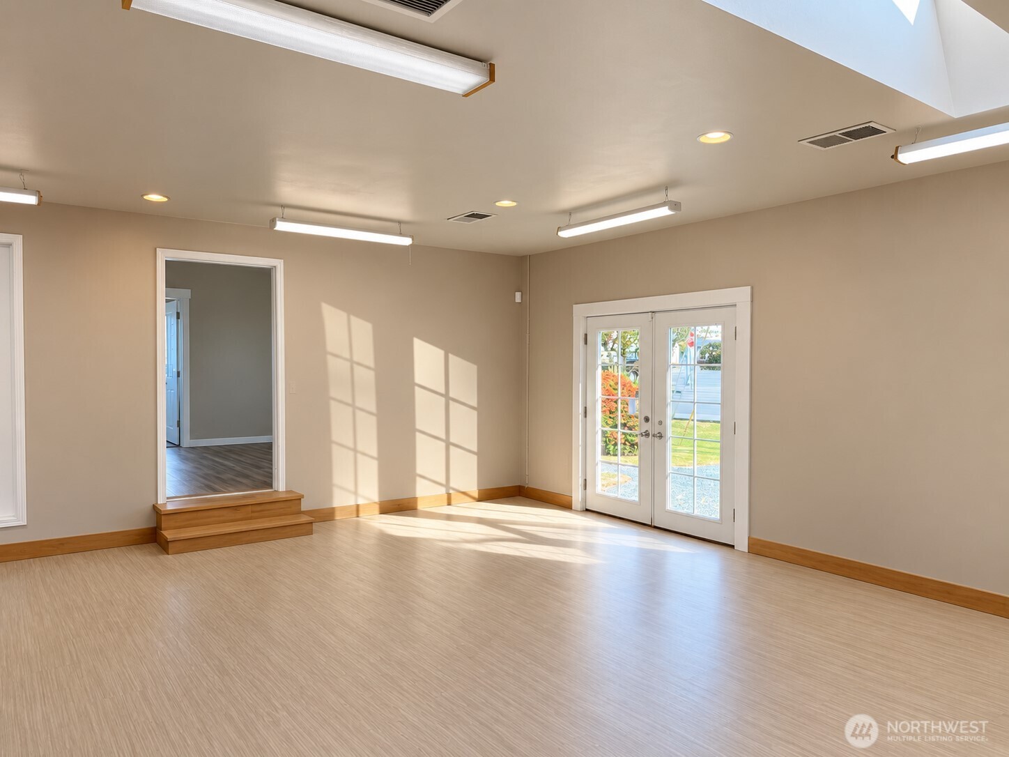2320 Commercial Avenue Property Photo 7
