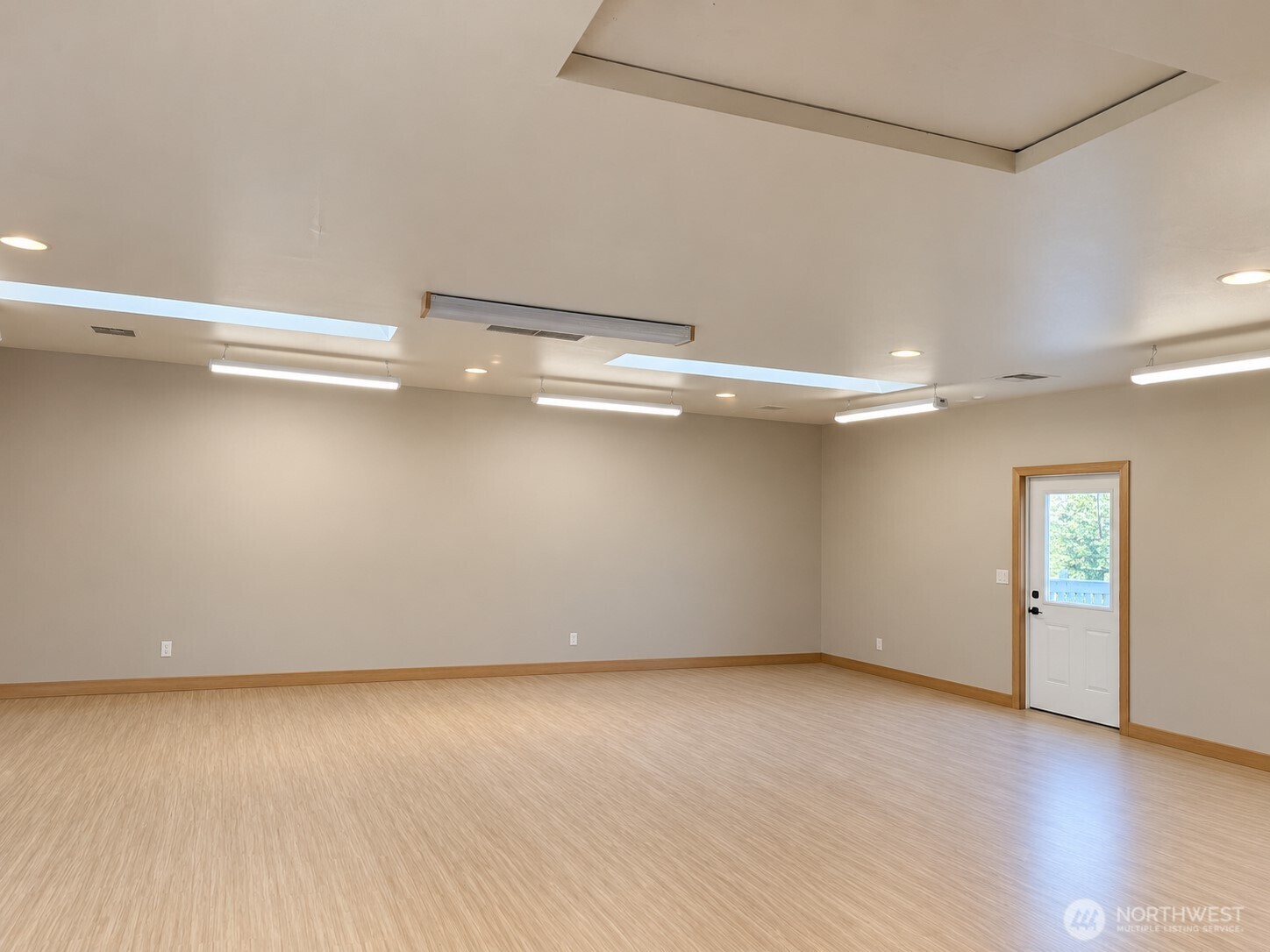 2320 Commercial Avenue Property Photo 8