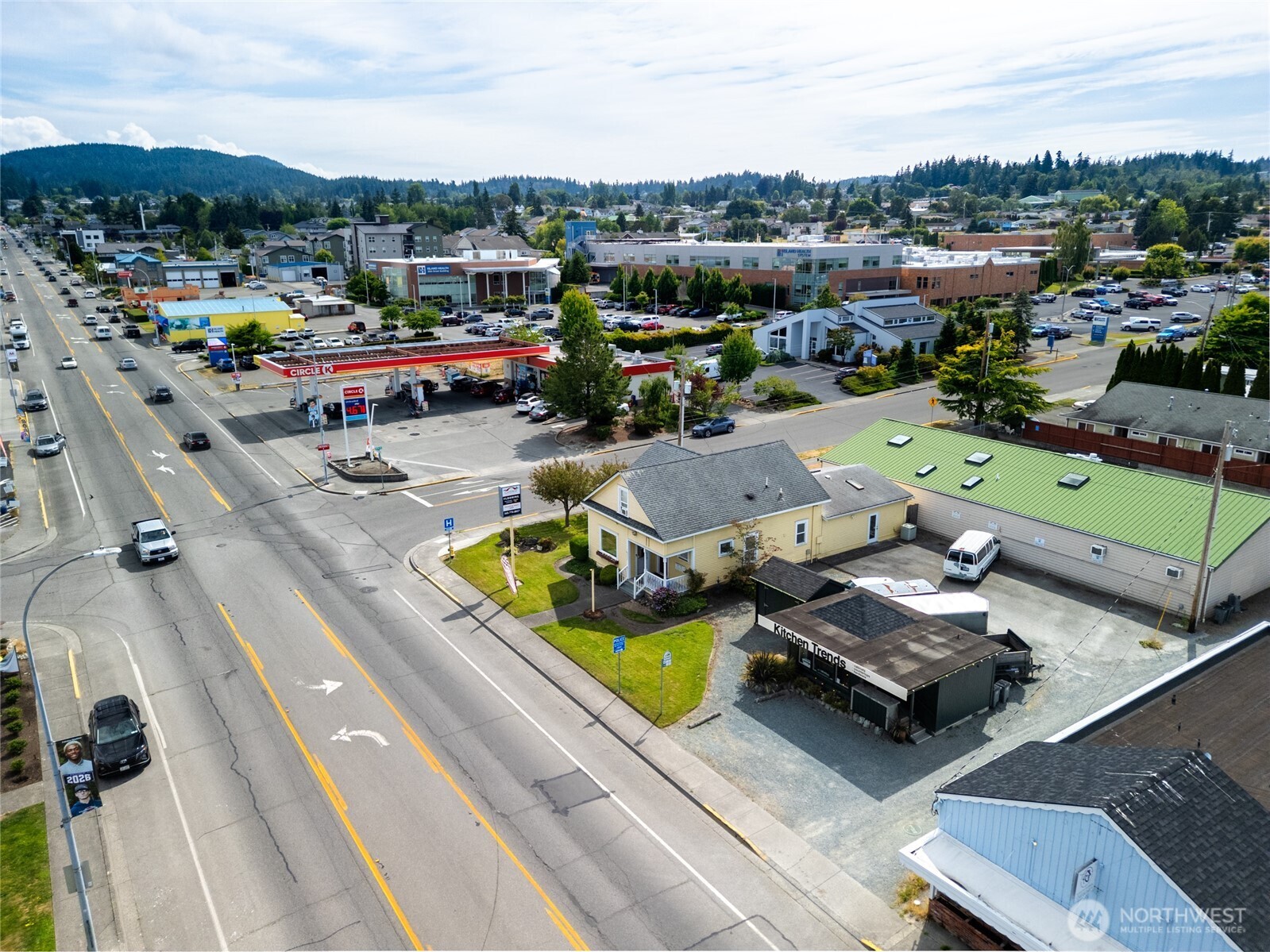2320 Commercial Avenue Property Photo 13