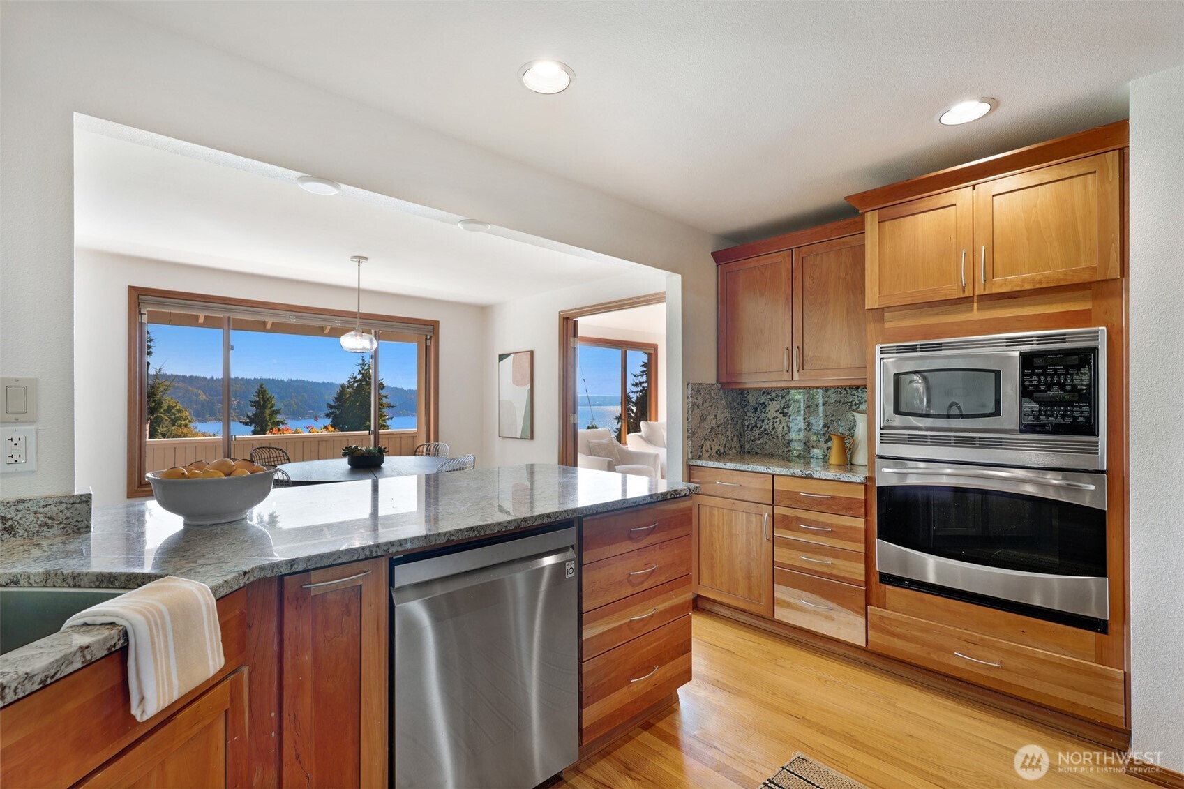 13025 42nd Avenue Property Photo 11