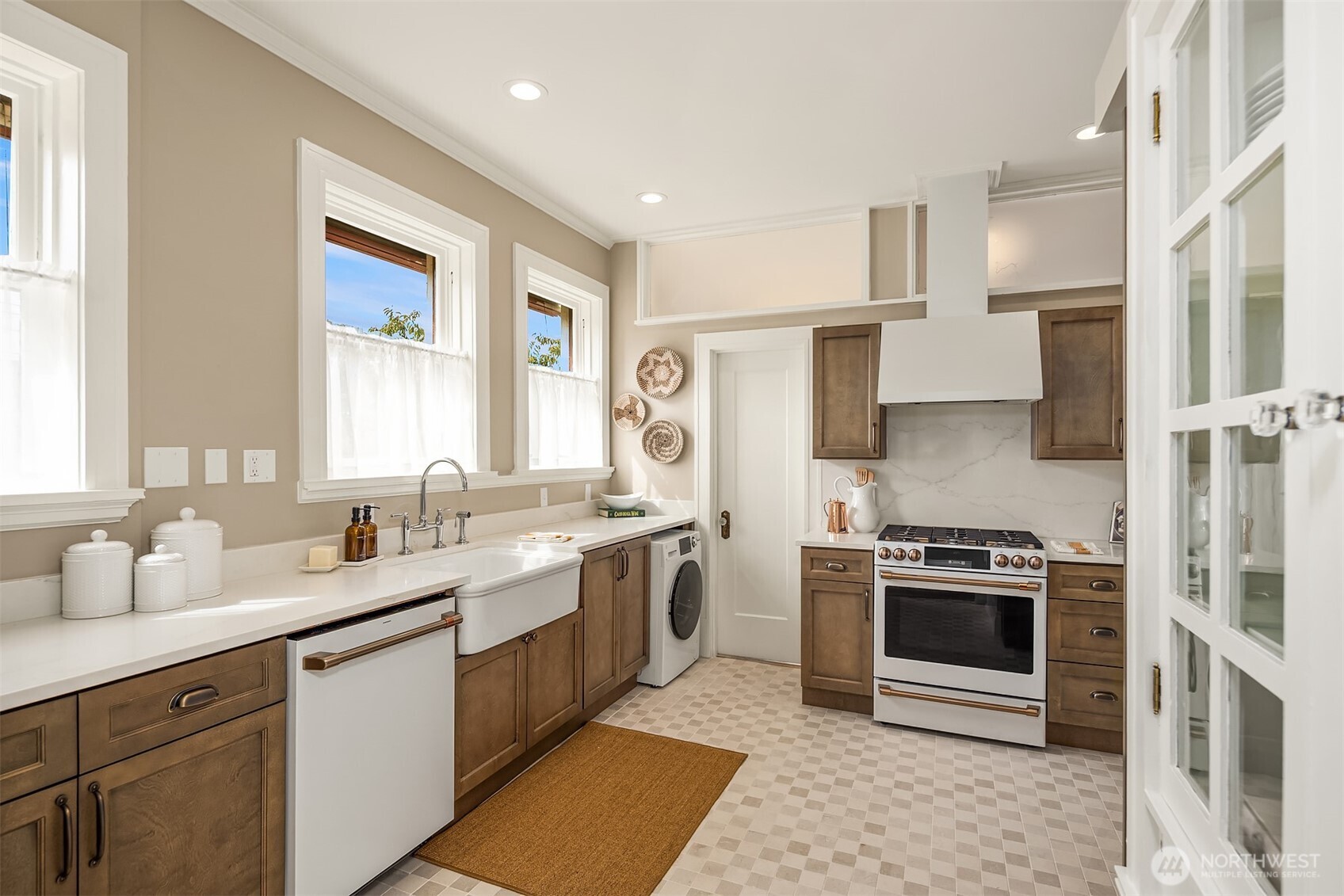 2901 Franklin Avenue A Property Photo 19