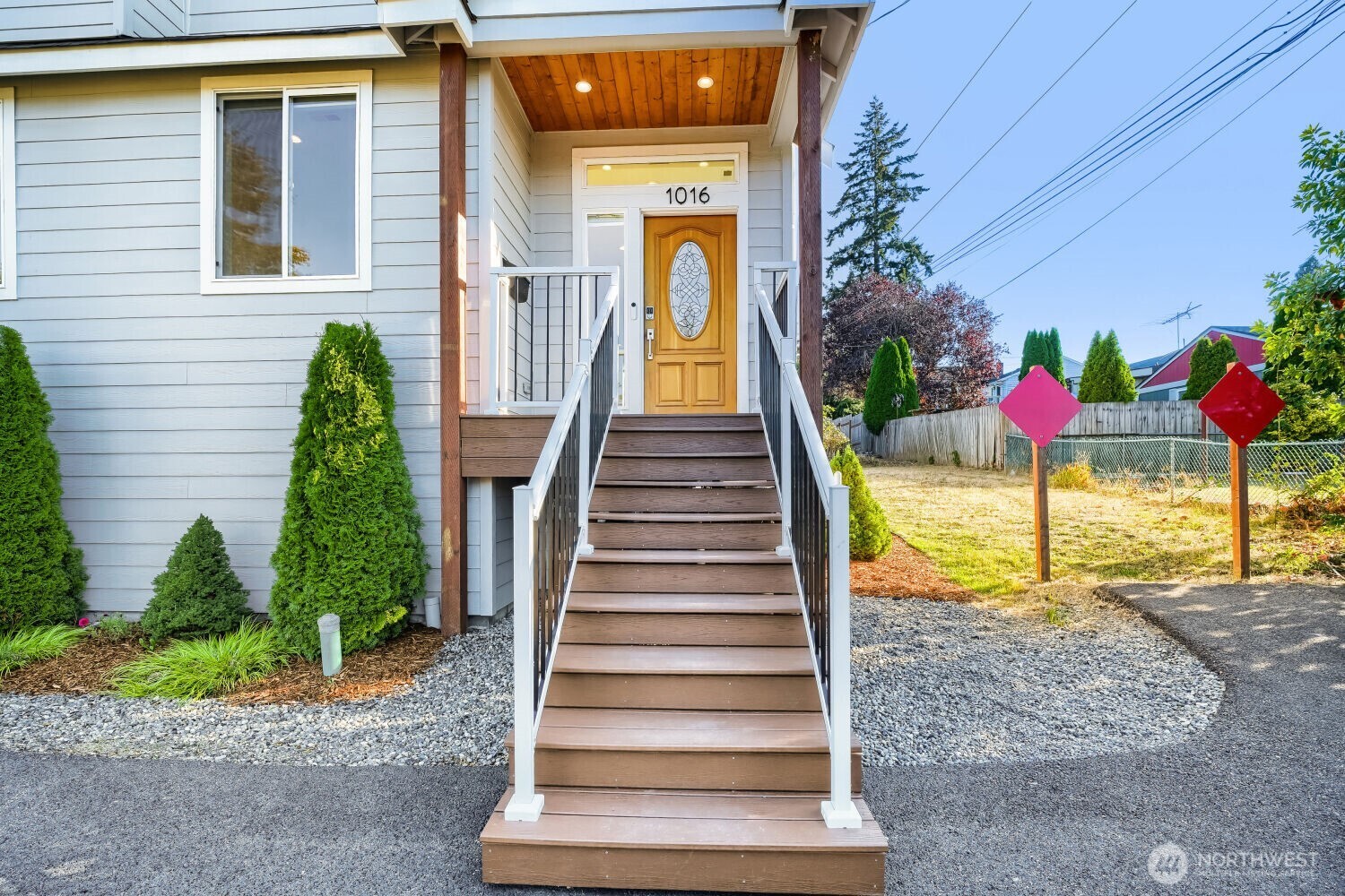 1016 E 40th Street Property Photo 3