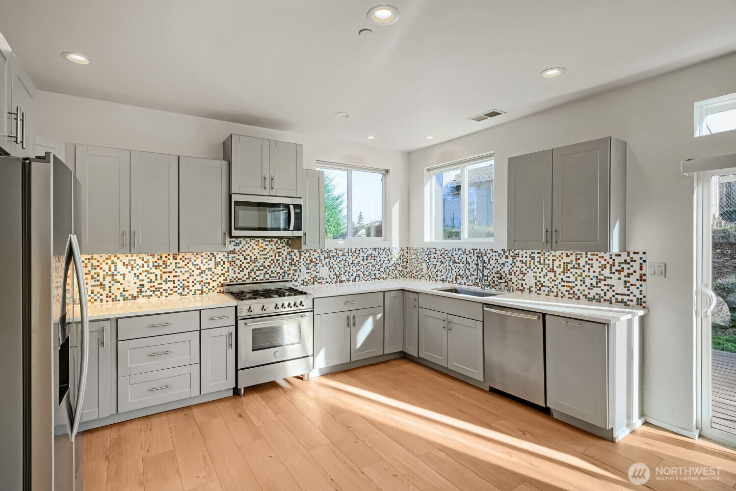 1016 E 40th Street Property Photo 12
