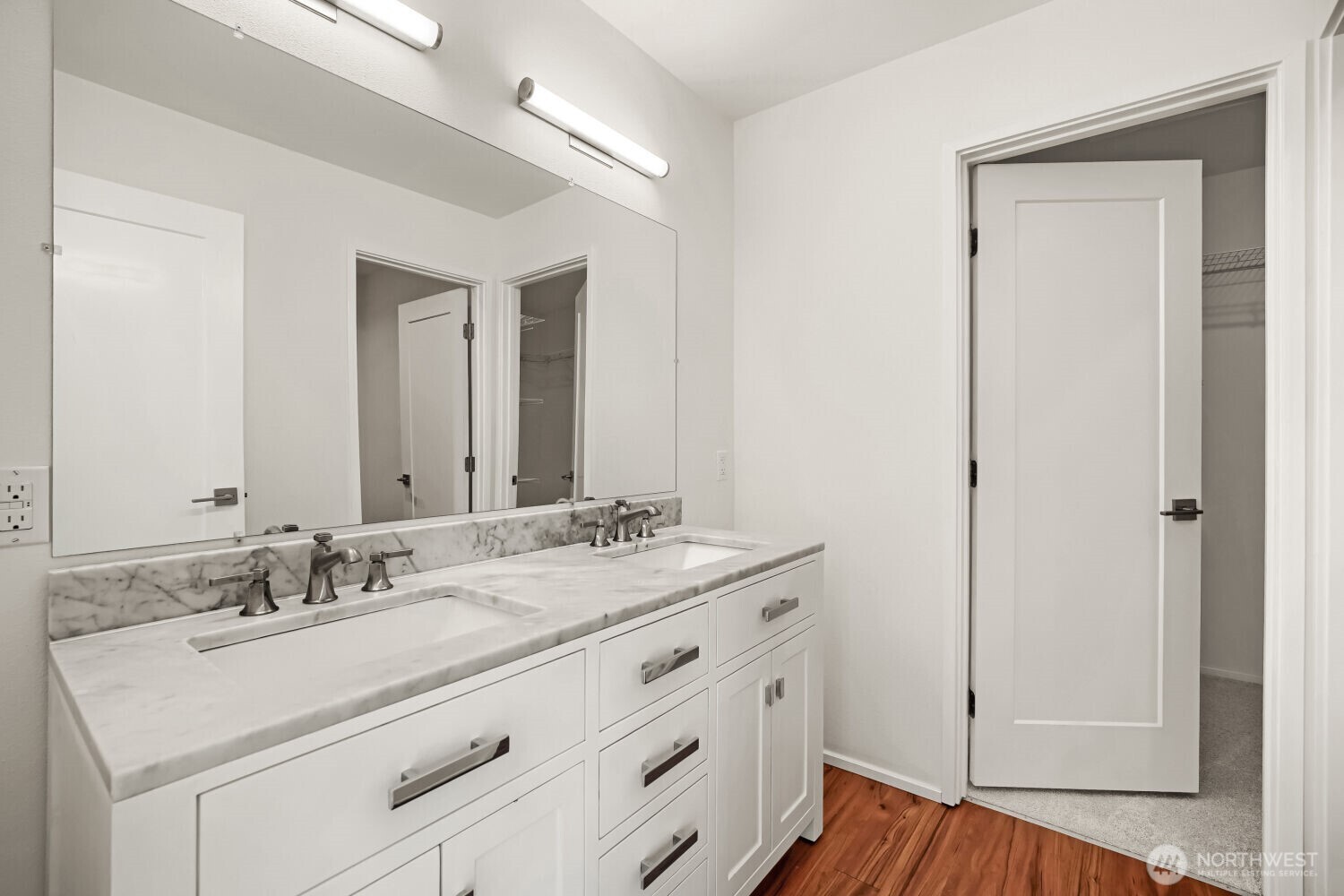 1016 E 40th Street Property Photo 20