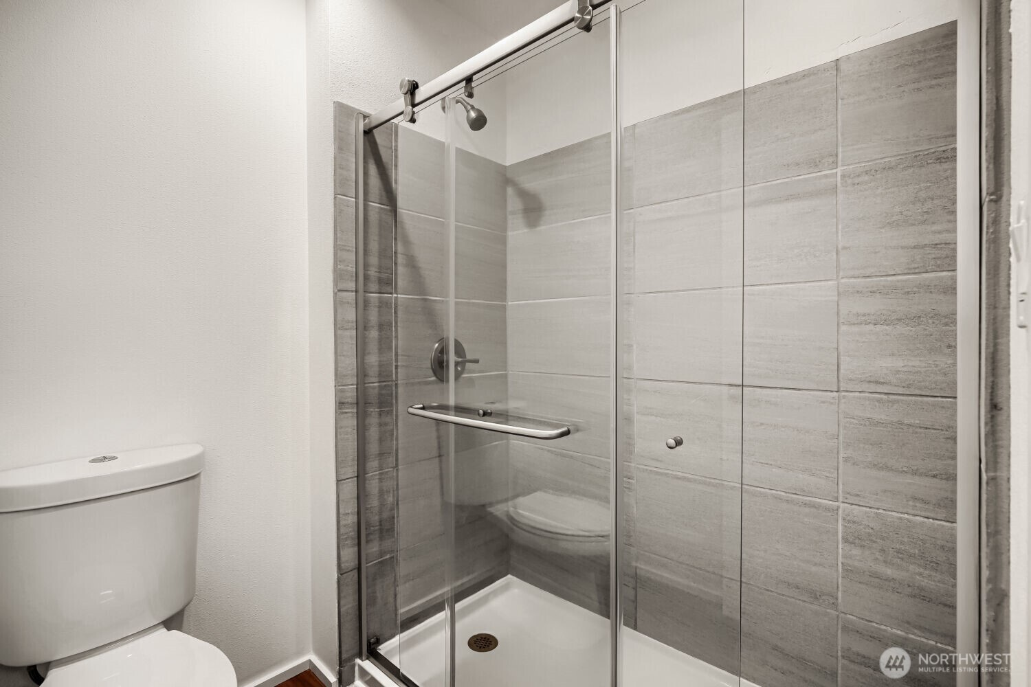 1016 E 40th Street Property Photo 22