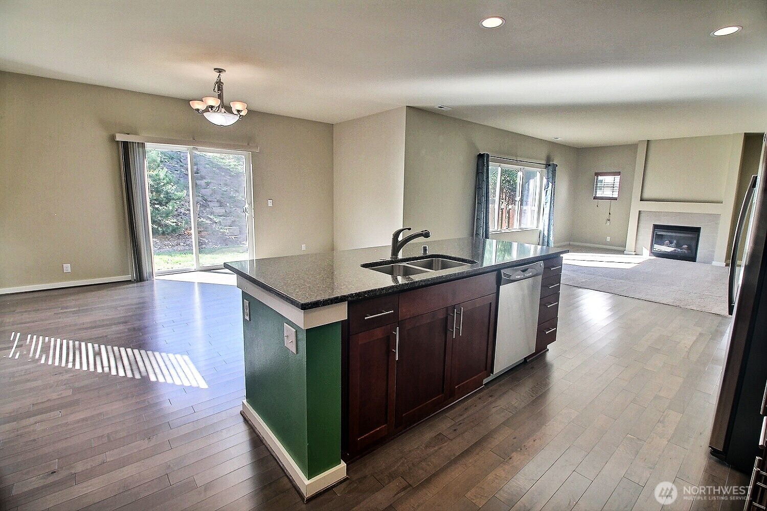 6321 Victoria Avenue Property Photo 4