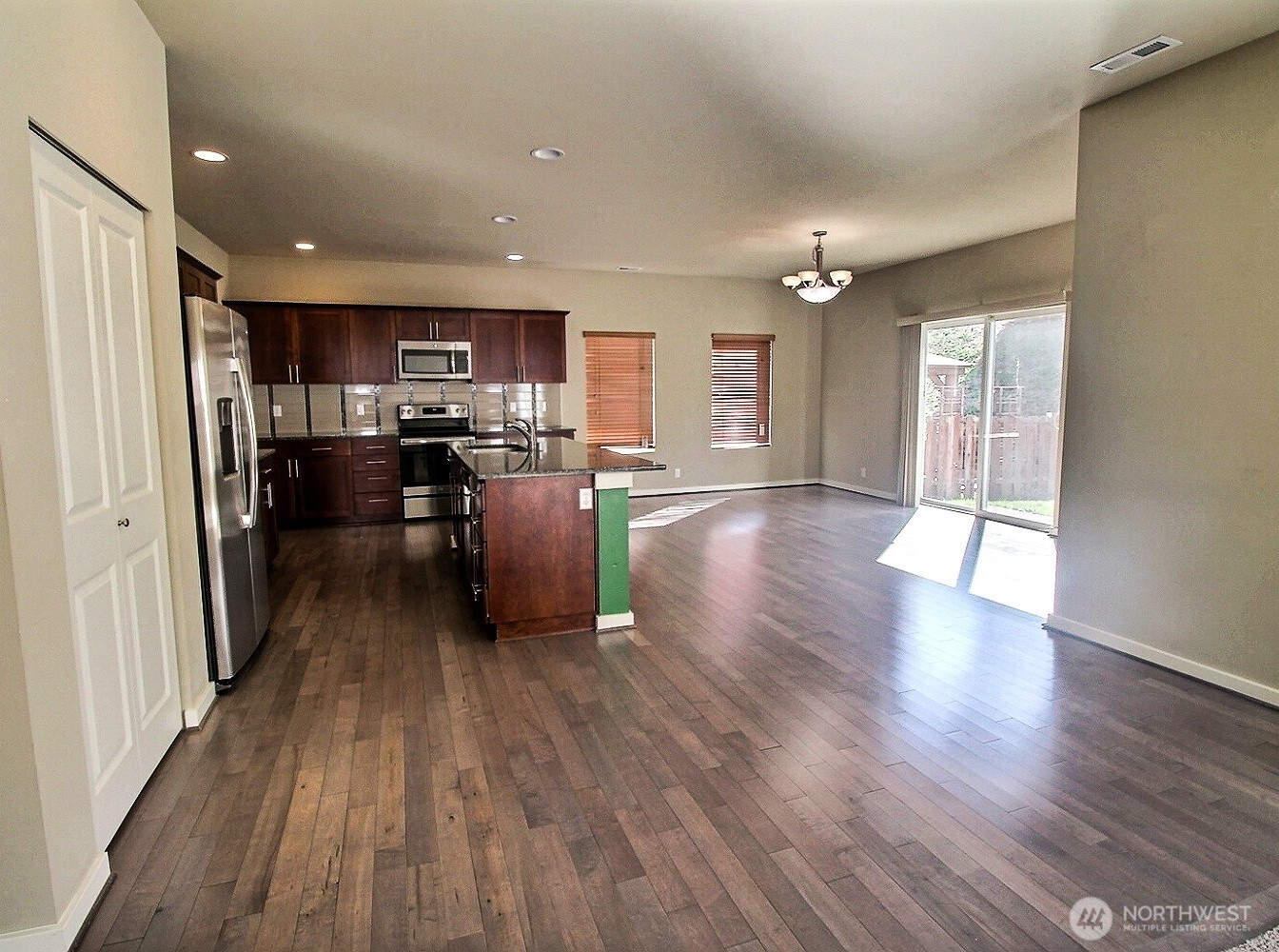 6321 Victoria Avenue Property Photo 5