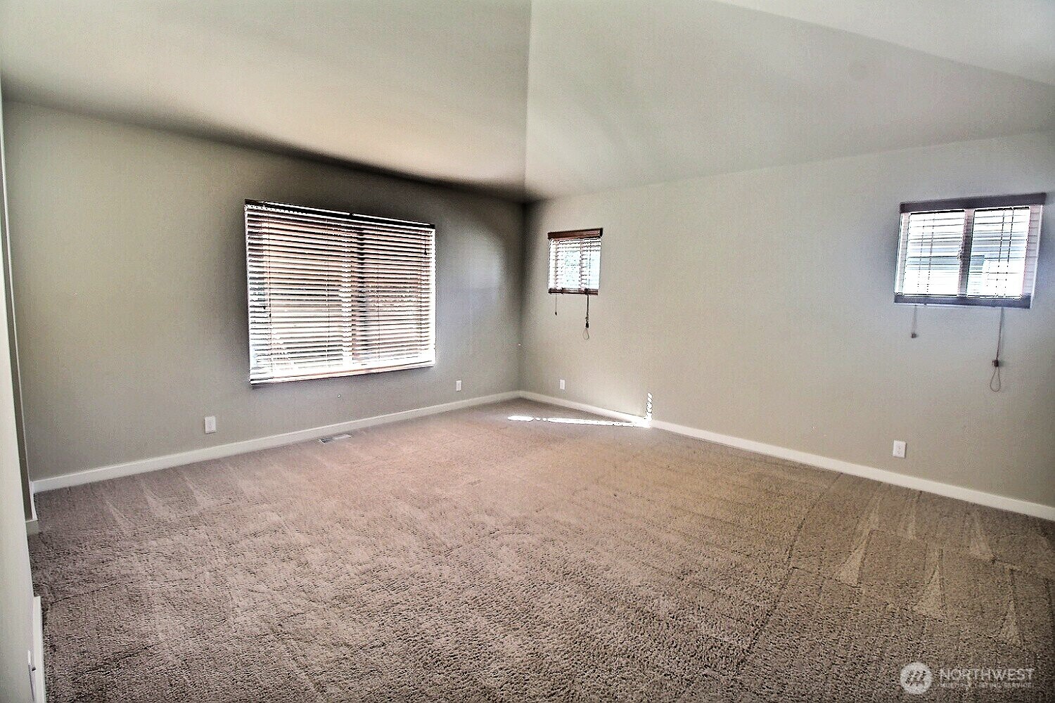 6321 Victoria Avenue Property Photo 9