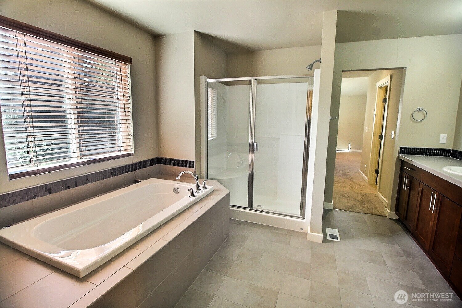 6321 Victoria Avenue Property Photo 12