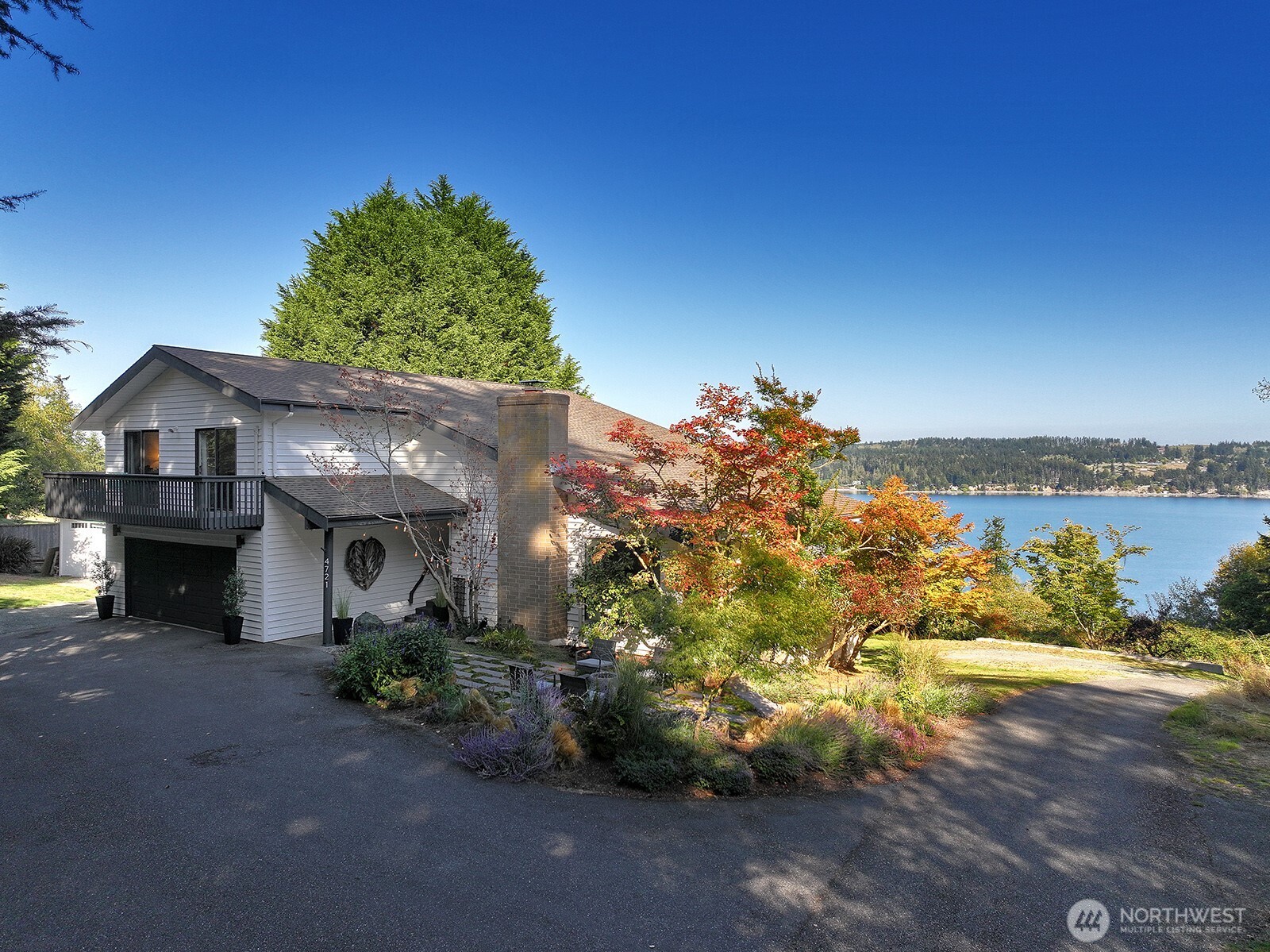 4721 Honeymoon Bay Road Property Photo 2