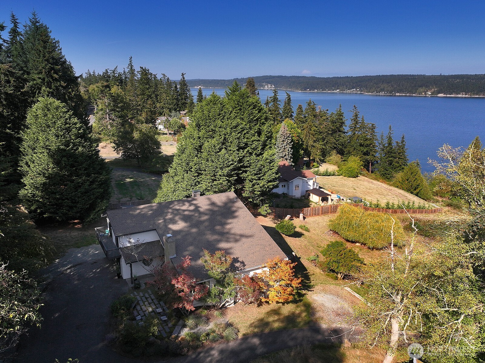 4721 Honeymoon Bay Road Property Photo 3