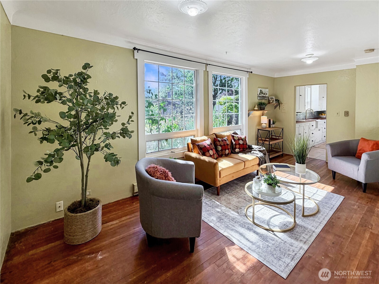 403 Cushing Street Property Photo 6