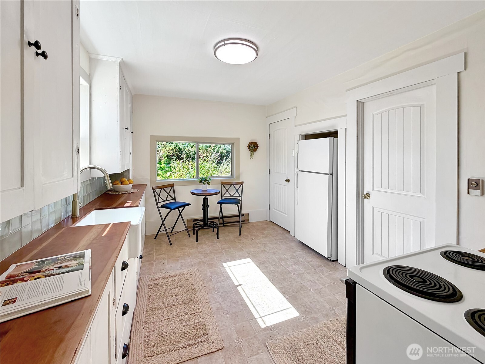 403 Cushing Street Property Photo 9