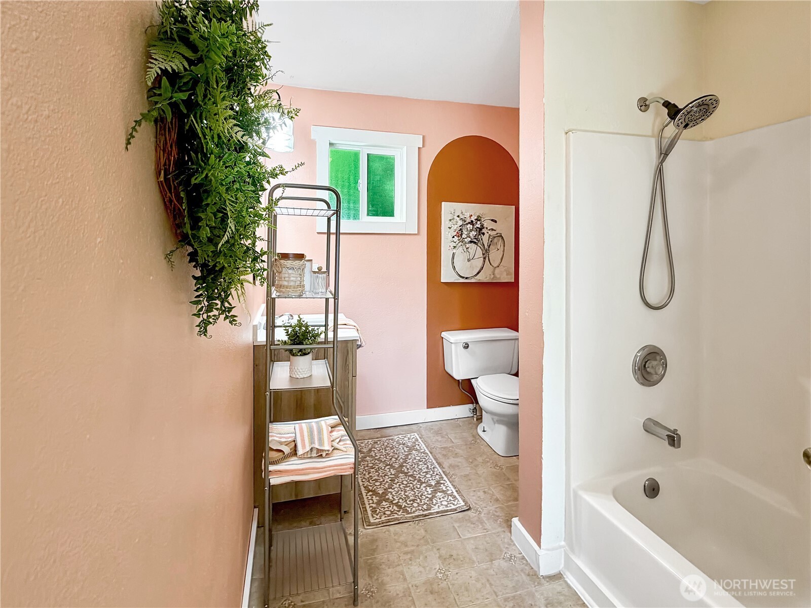 403 Cushing Street Property Photo 12