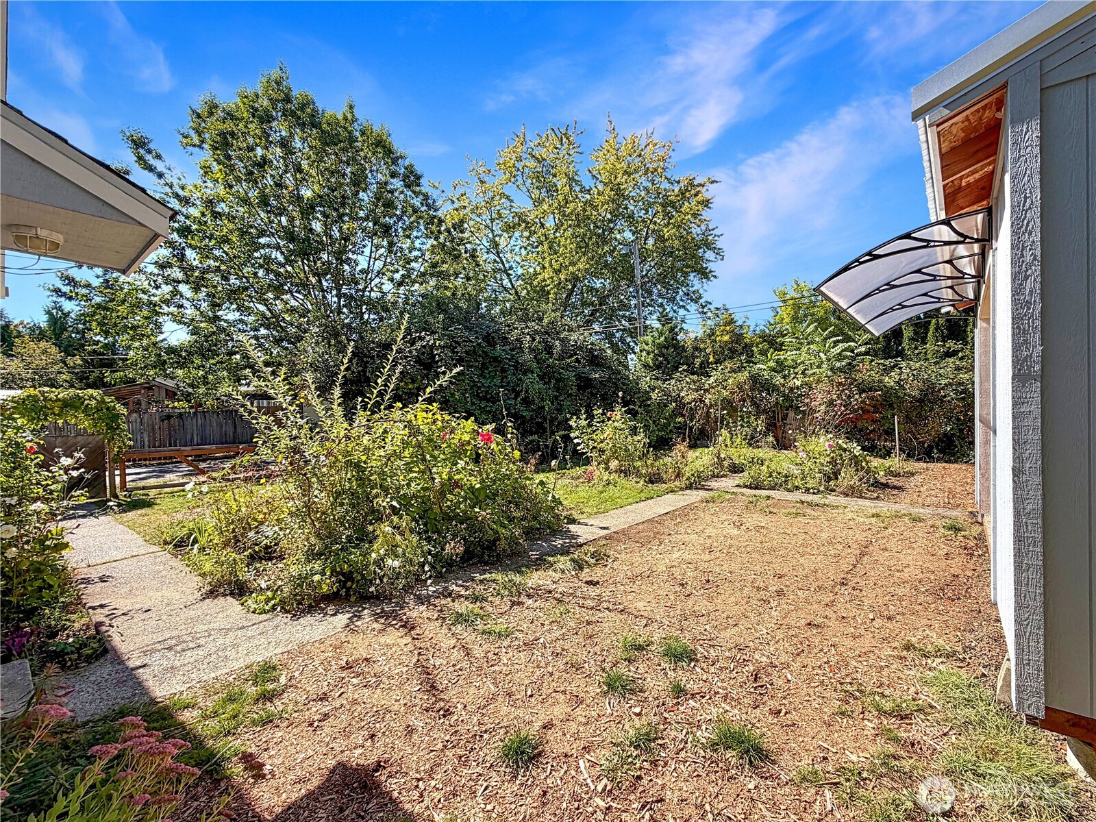 403 Cushing Street Property Photo 19