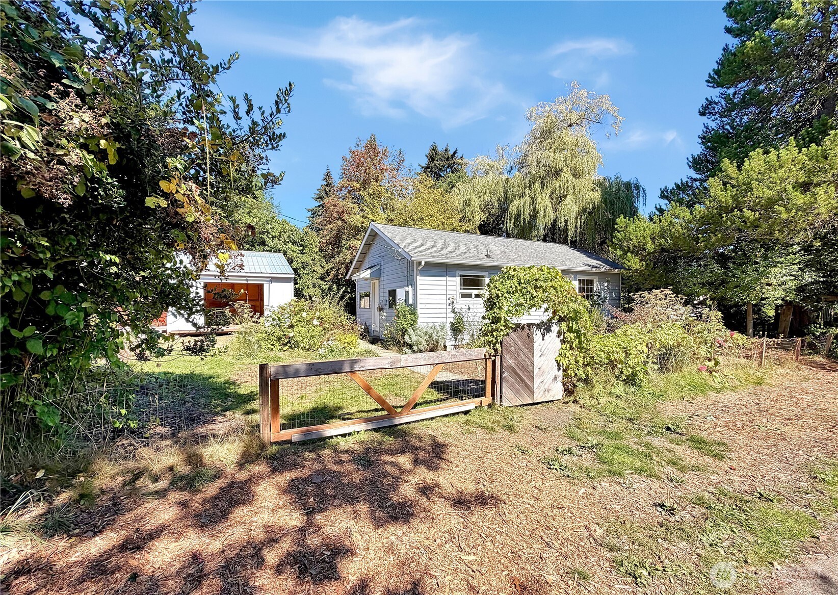 403 Cushing Street Property Photo 26