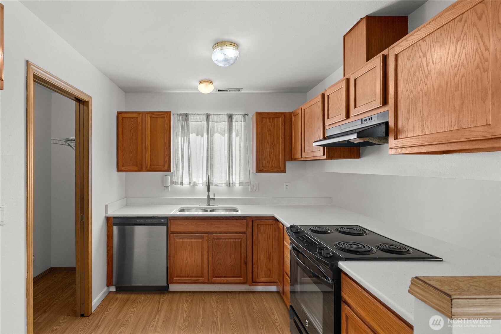 19920 14th Avenue Property Photo 3