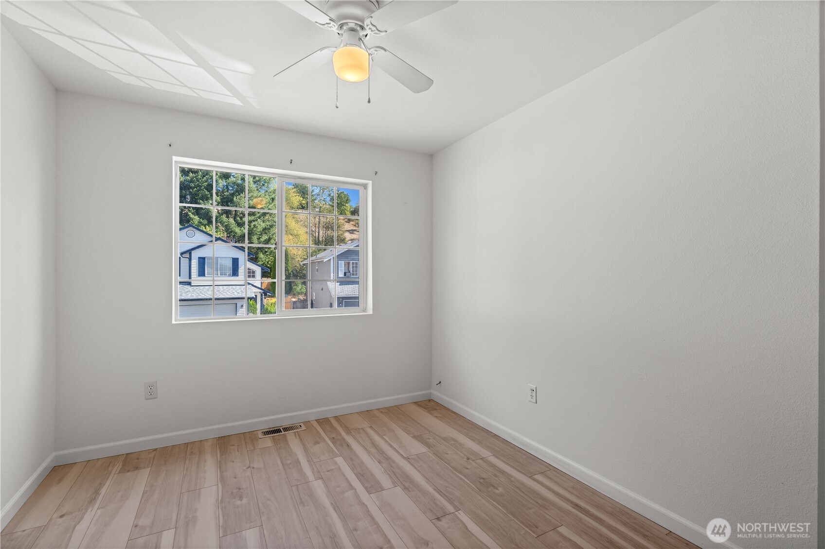 19920 14th Avenue Property Photo 13