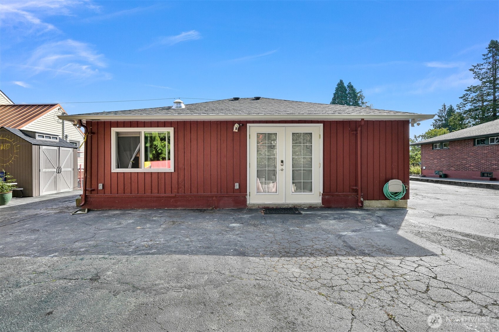 3017 Lynn Street Property Photo 5