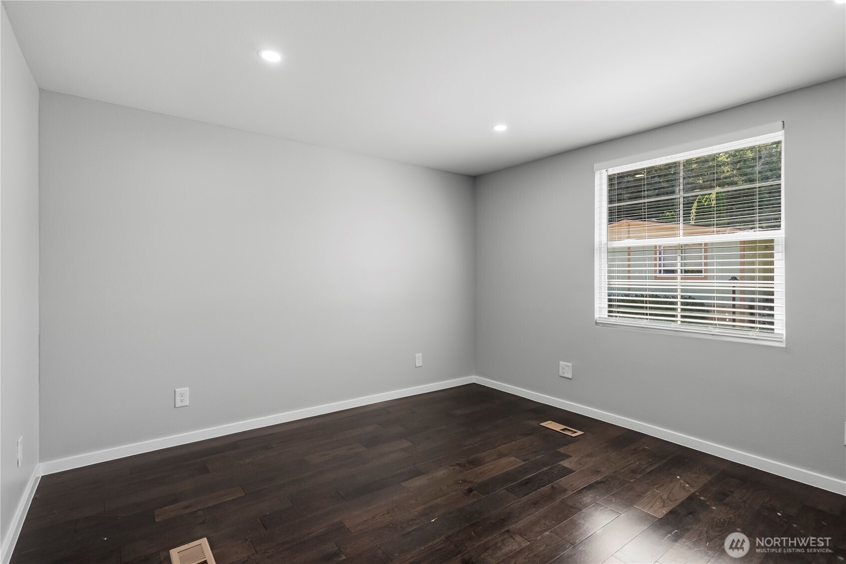 7705 158th Street Ct 119 Property Photo 11