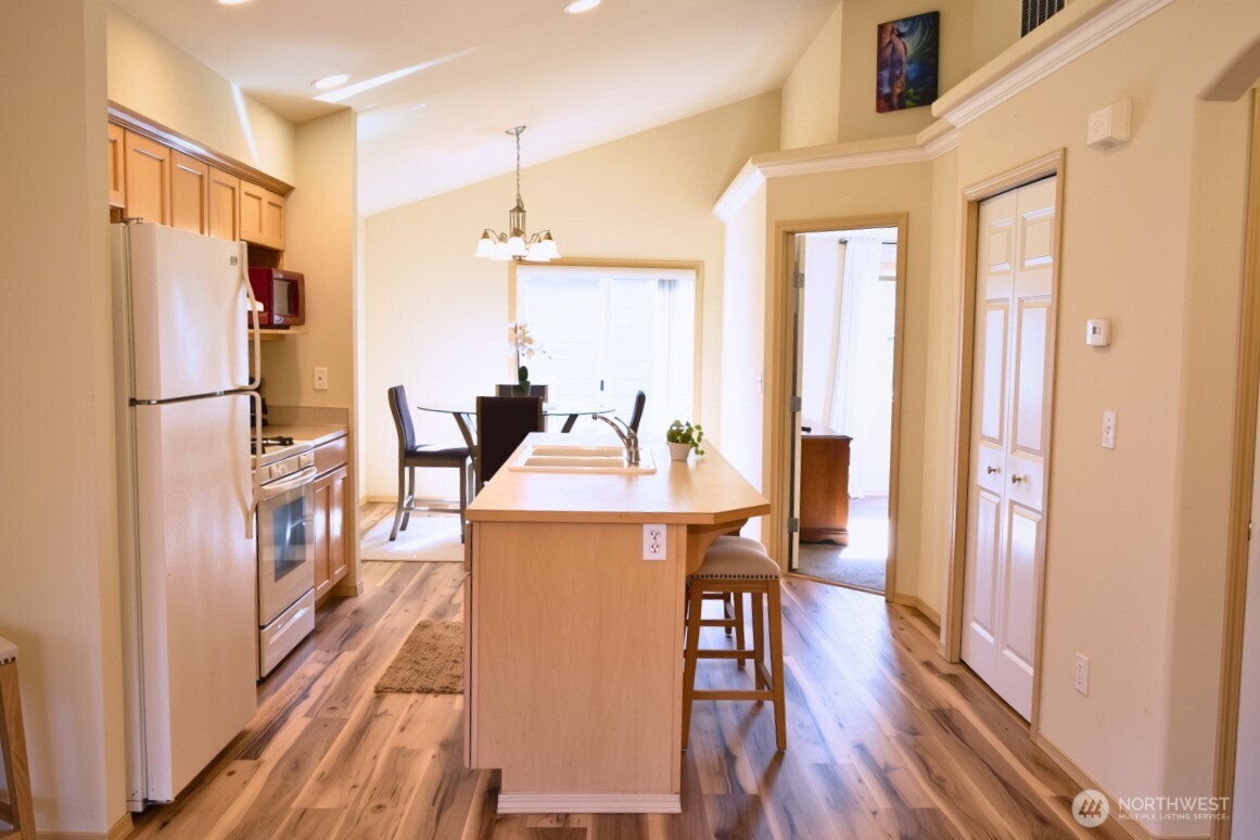 1803 Wildflower Way Property Photo 7