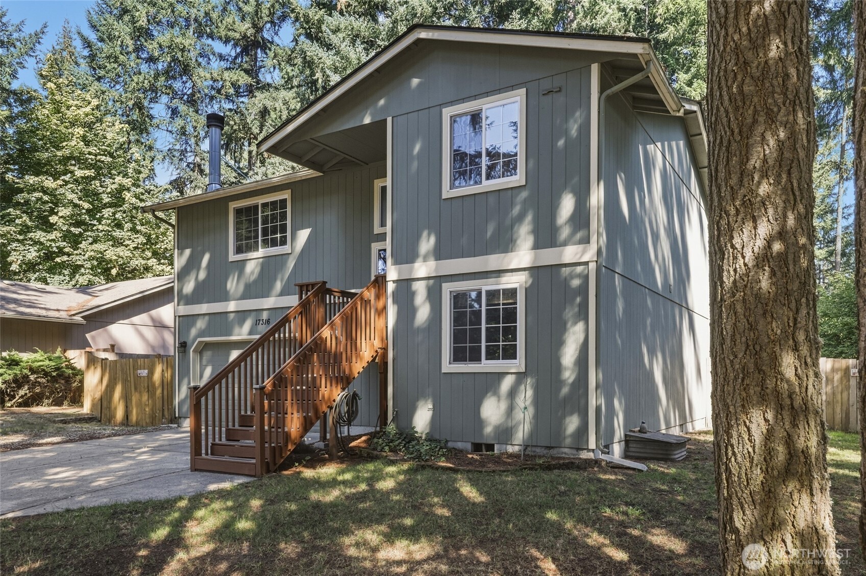 17316 West View Lane Property Photo 4