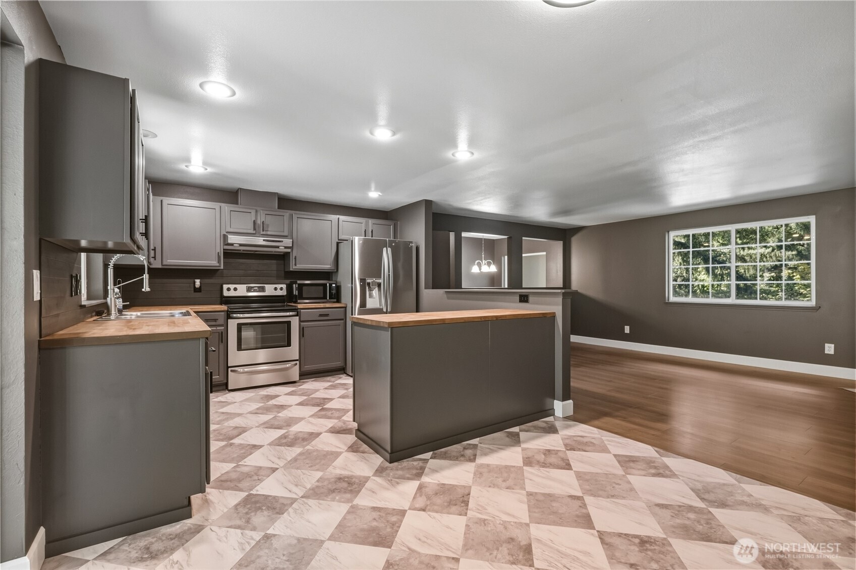 17316 West View Lane Property Photo 9