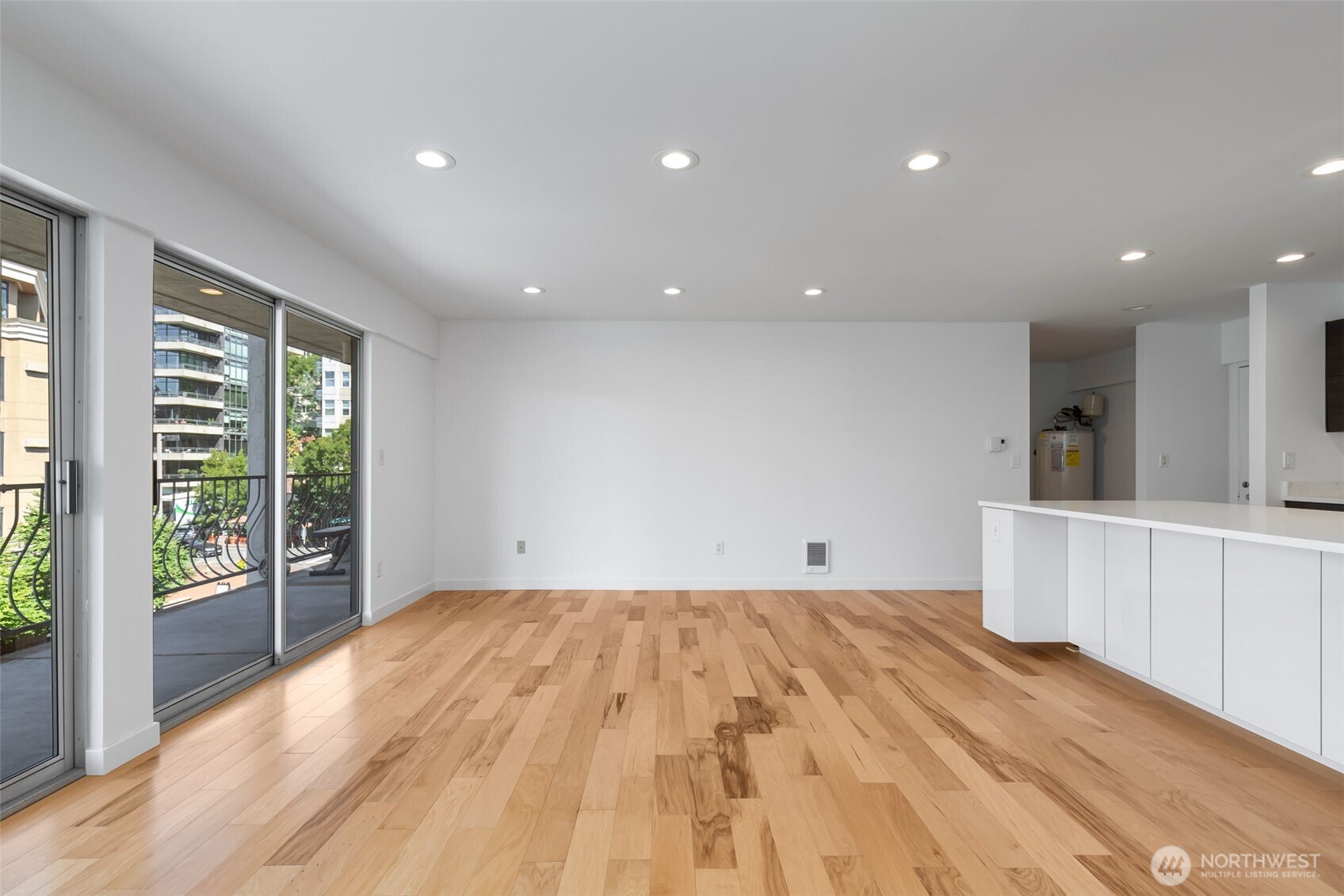 10129 Main Street 306 Property Photo 6