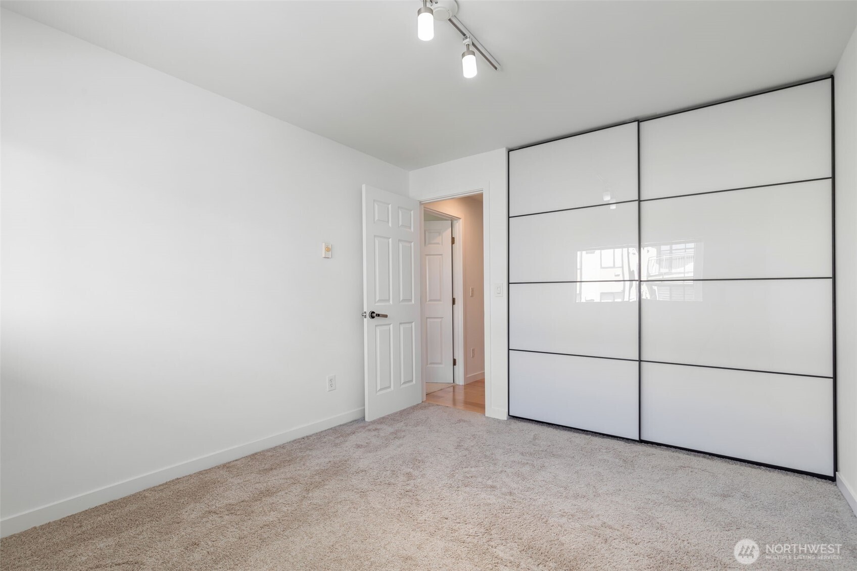 10129 Main Street 306 Property Photo 21