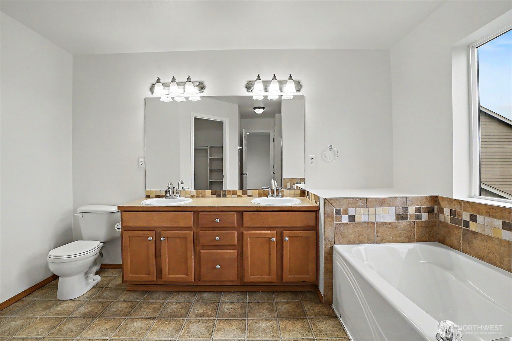 2213 189th Street Property Photo 17