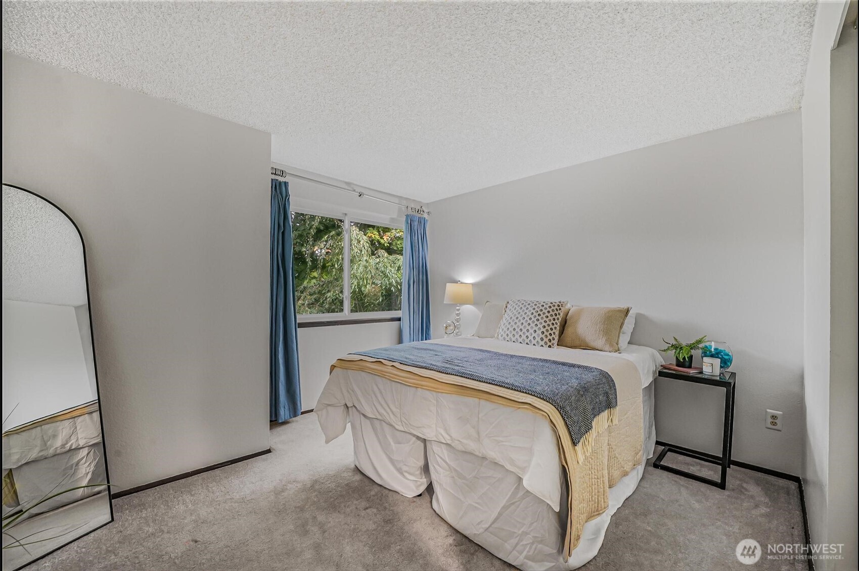 2702 Fir Street Property Photo 19