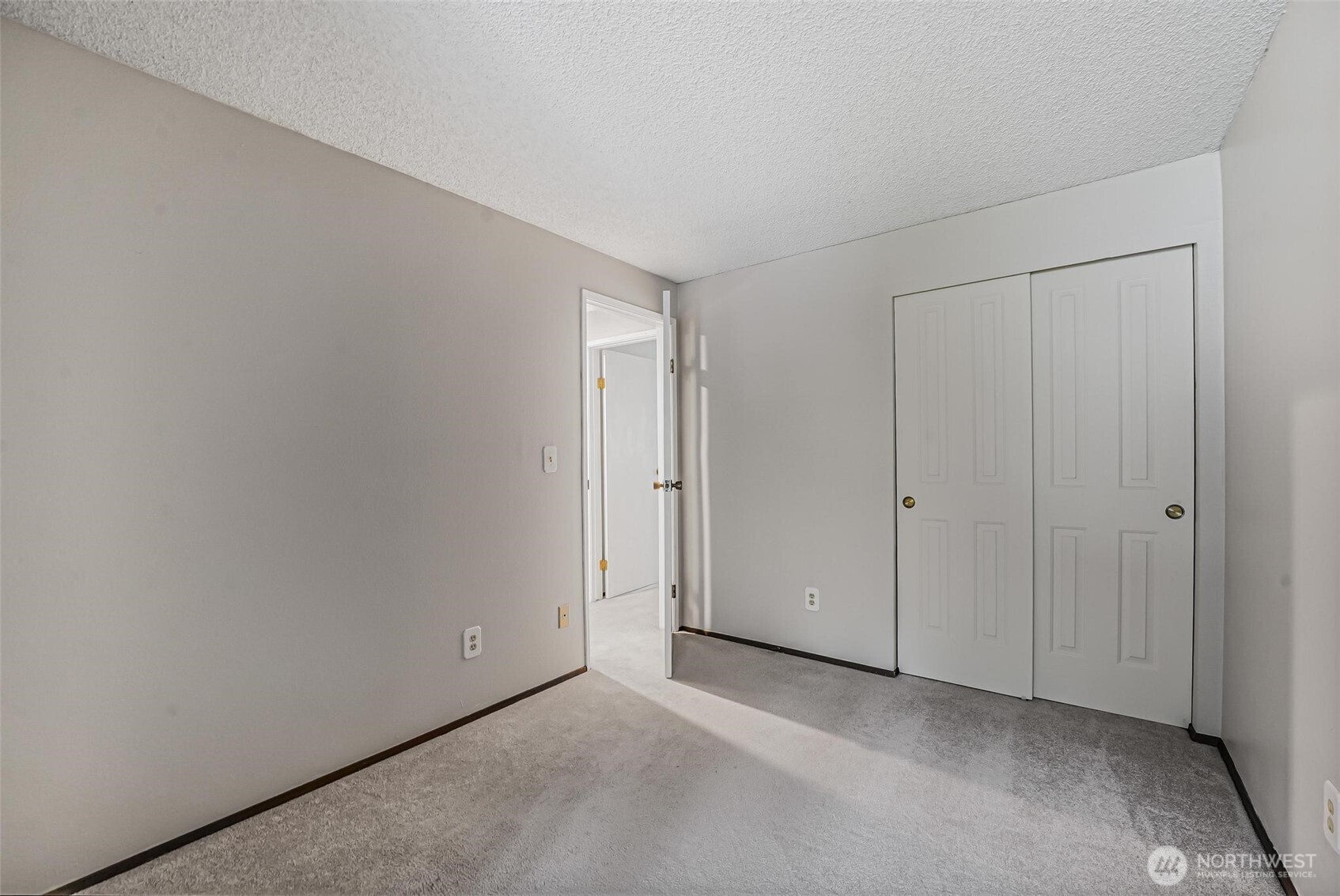 2702 Fir Street Property Photo 21