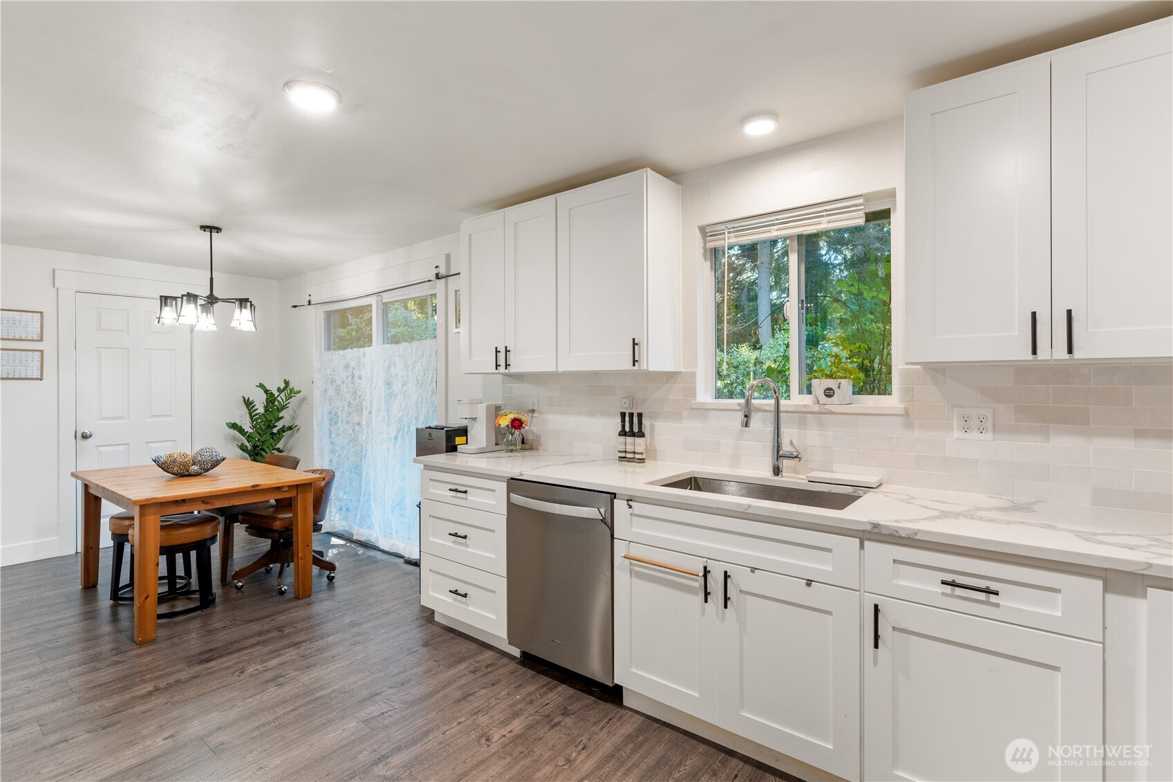 7328 Heinz Place Property Photo 4