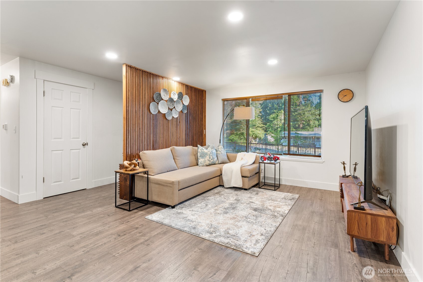7328 Heinz Place Property Photo 6