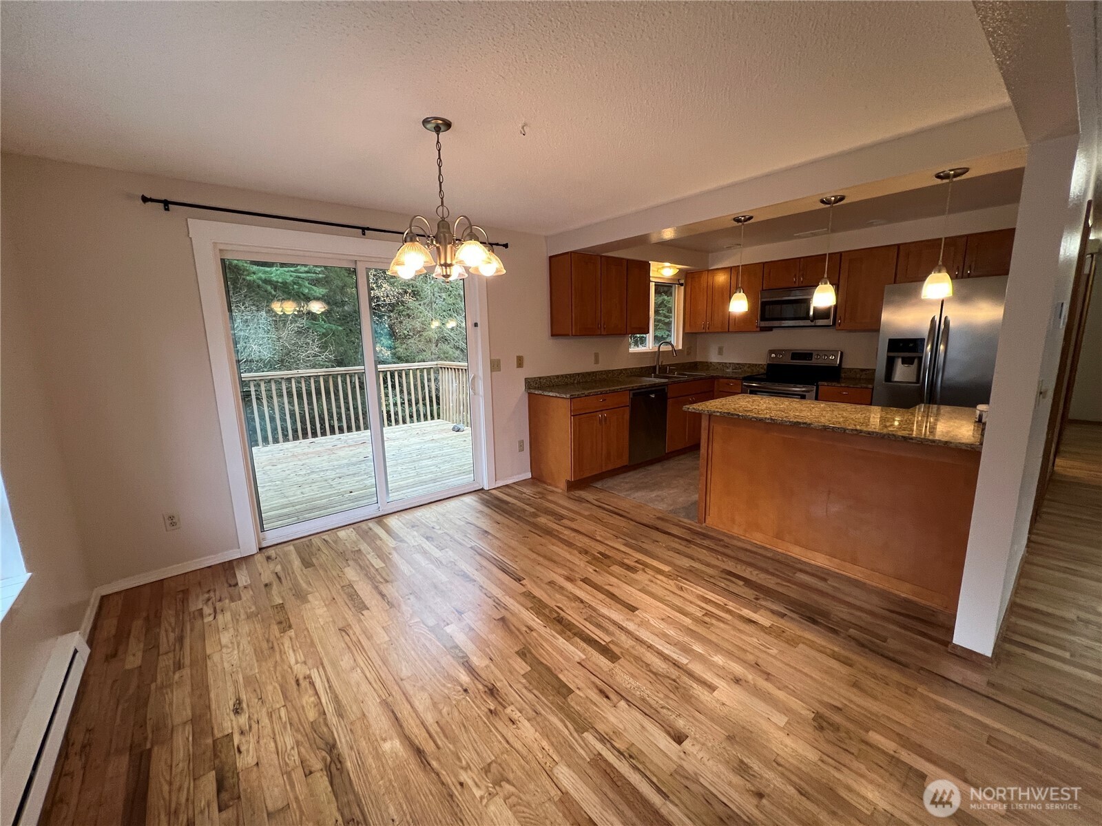 13807 Greenwood Avenue Property Photo 5