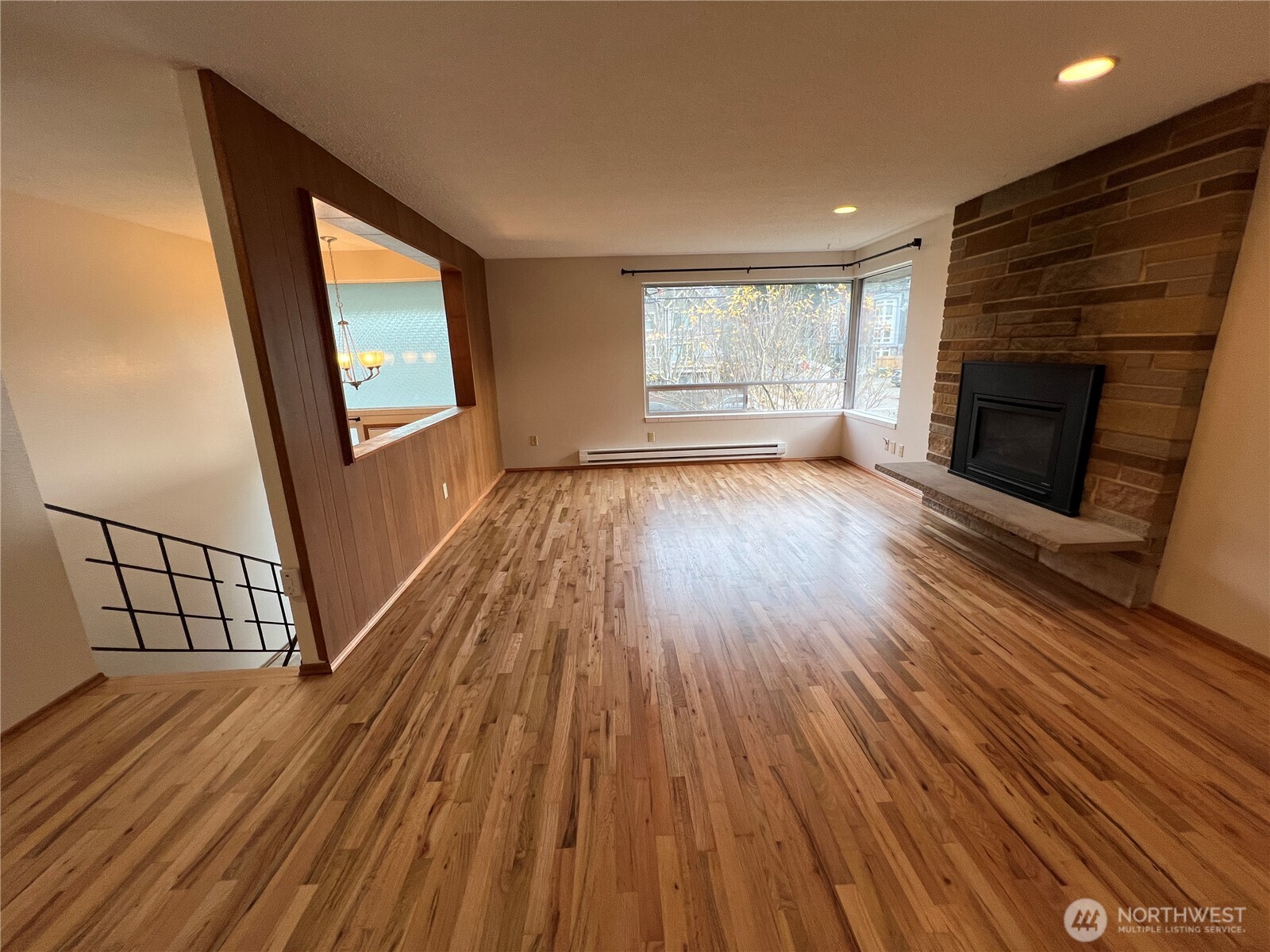 13807 Greenwood Avenue Property Photo 6