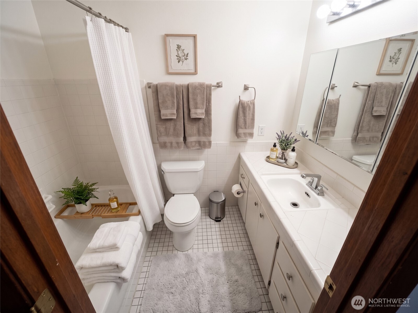 13807 Greenwood Avenue Property Photo 13