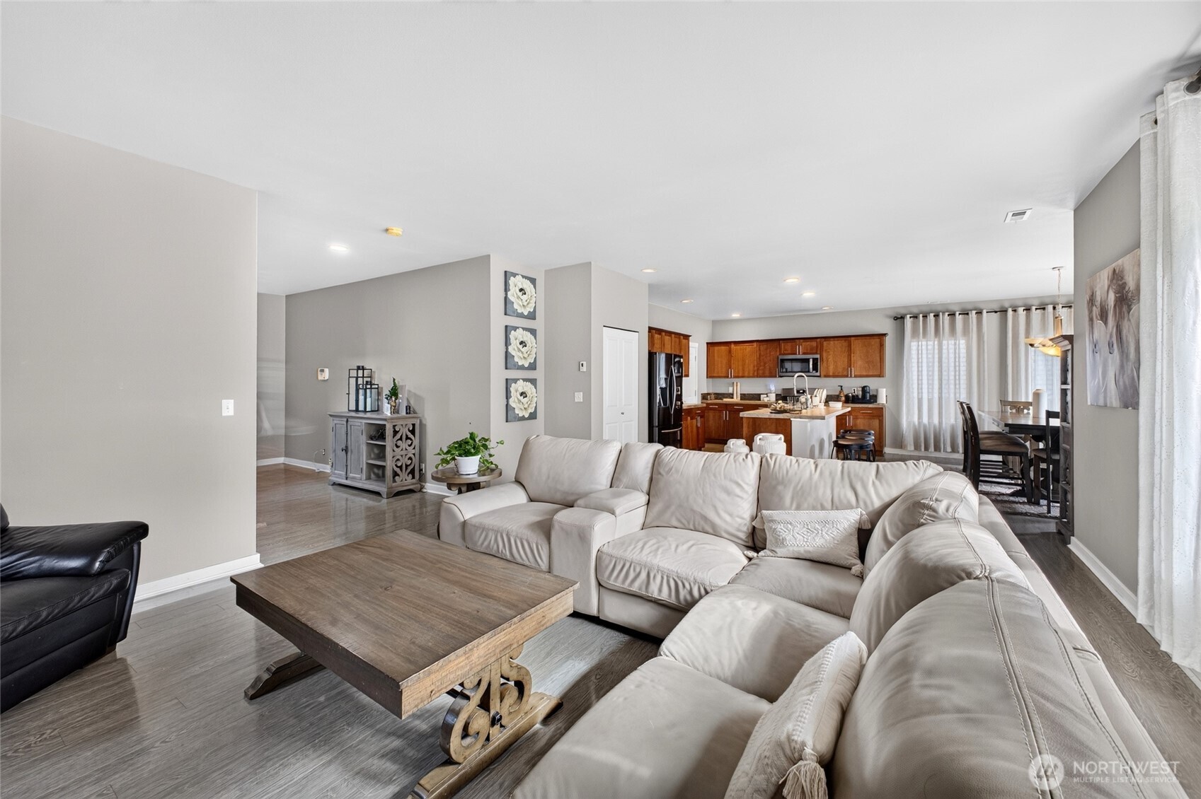 6321 Thomas Place Property Photo 6