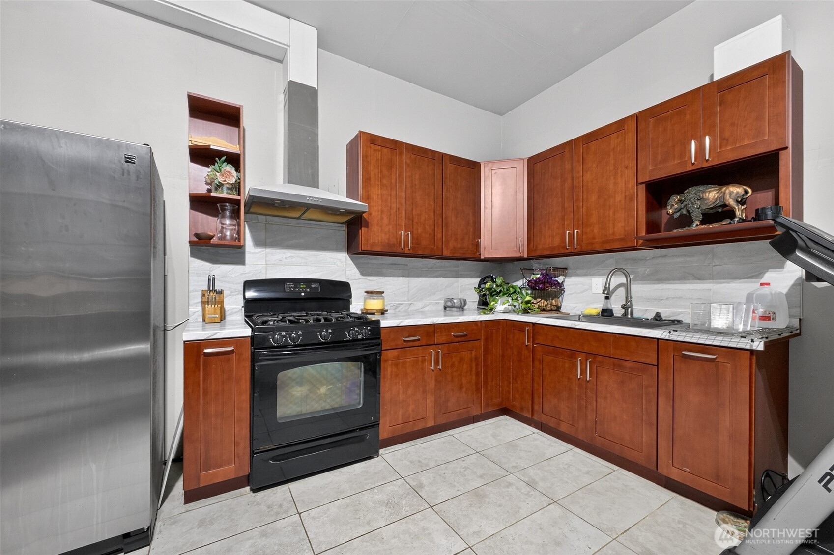 6321 Thomas Place Property Photo 11