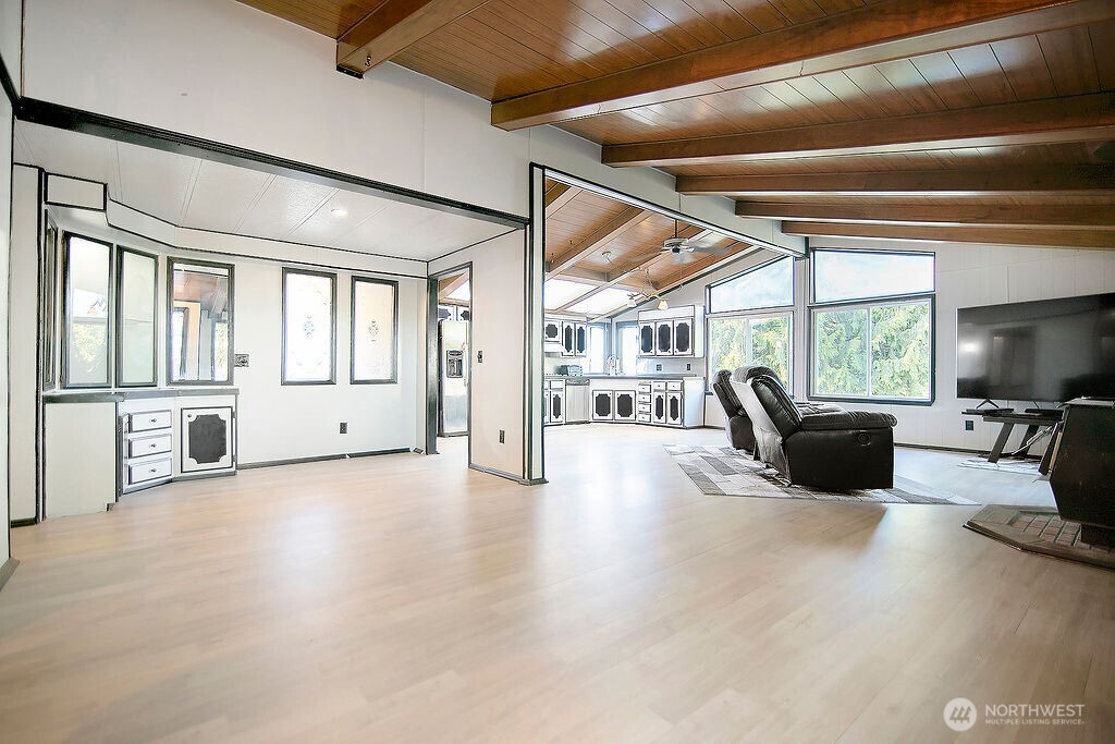2746 S Silver Lake Road Property Photo 4