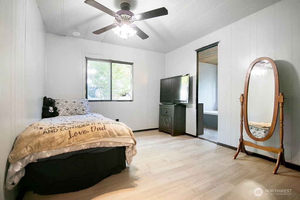 2746 S Silver Lake Road Property Photo 20