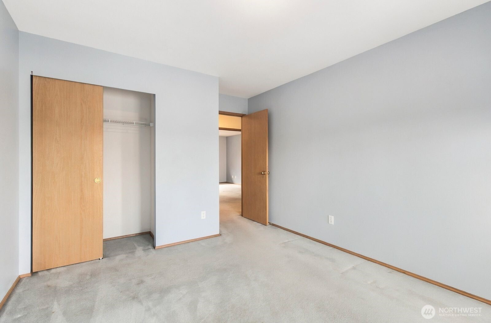 15928 Larch Way Property Photo 18