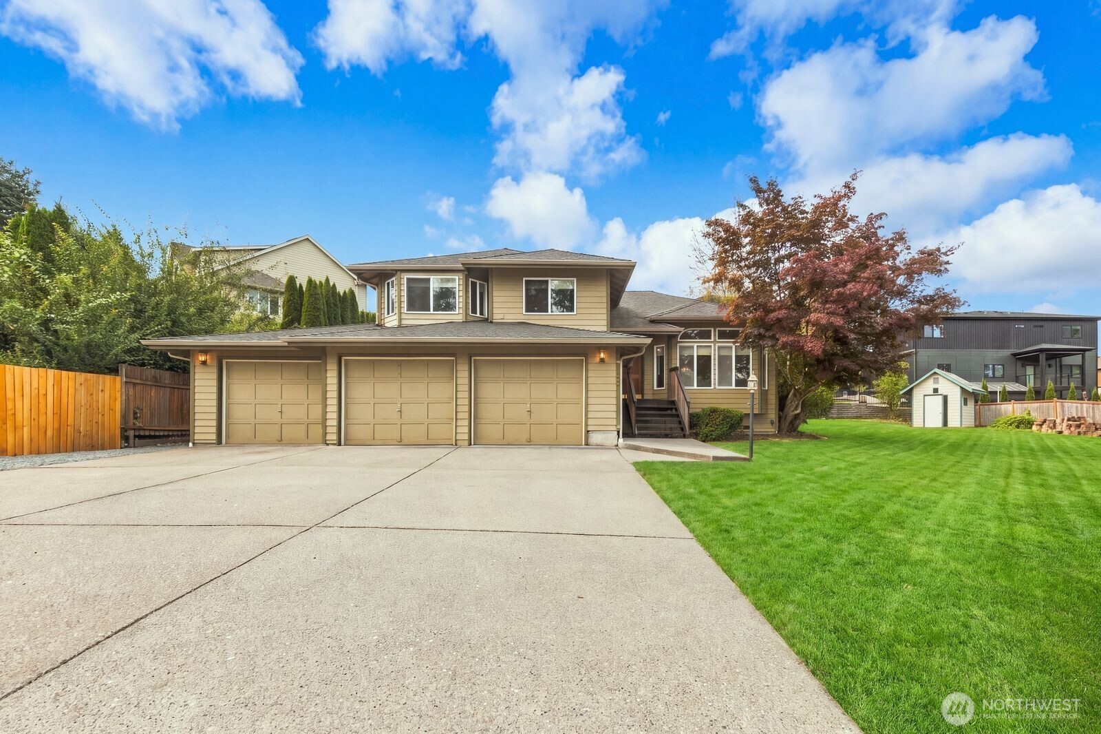 15928 Larch Way Property Photo 30